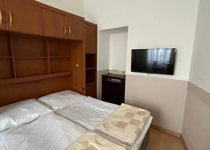 Reiner Apartman *