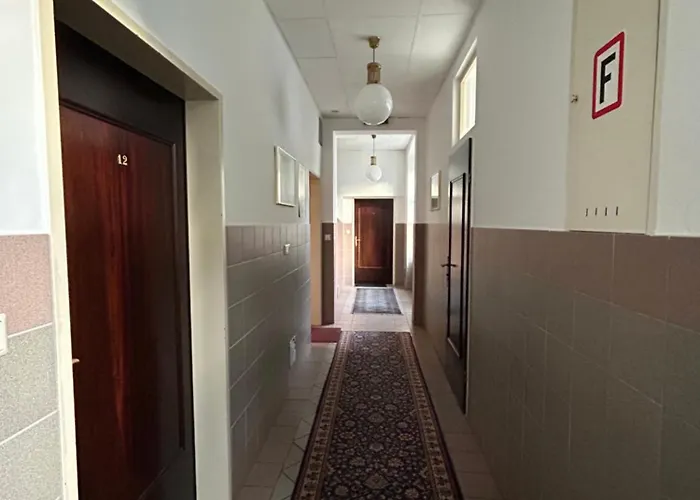 Reiner Apartman